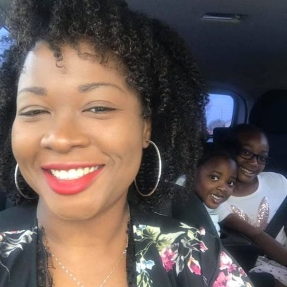 Meet your Posher, Latoya - Picture 1 of 1